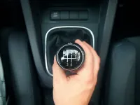 Linia roșie pe turometru - ce se întâmplă dacă depășești turatia maximă