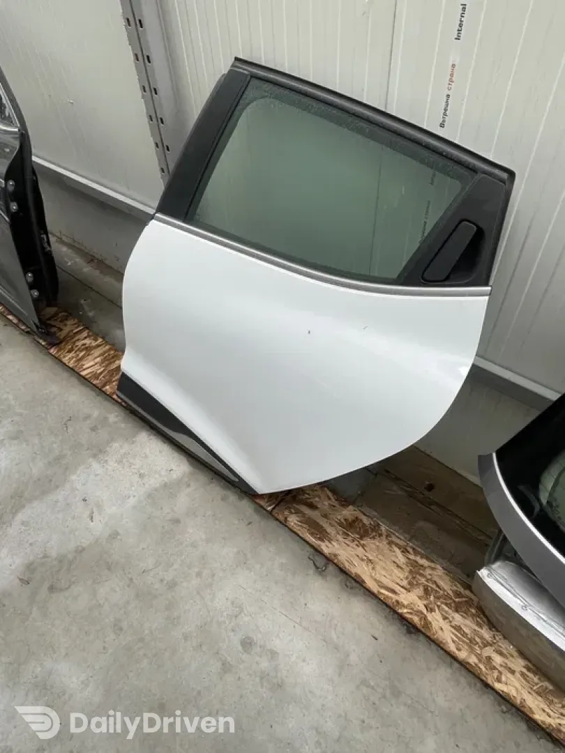 Usa Stanga spate Renault Clio 4 in stare foarte buna
