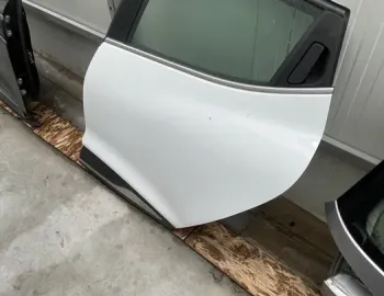 Usa Stanga spate Renault Clio 4 in stare foarte buna