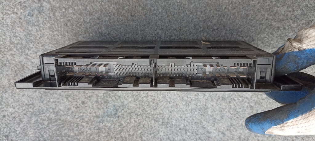 Calculator lumini BMW Seria 3 E90 E91 E92 E93, modul FRM 6961133