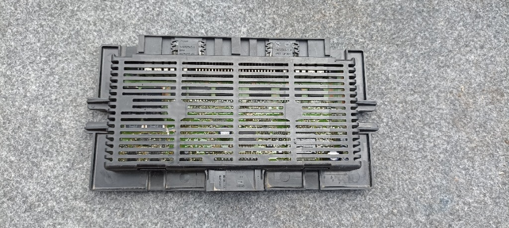 Calculator lumini BMW Seria 1 E81 E82 E87 E88, modul FRM 6961133