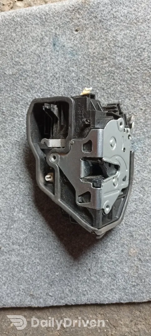 Broasca usa stanga spate BMW Seria 1, F20, 2010-2019, 7202147