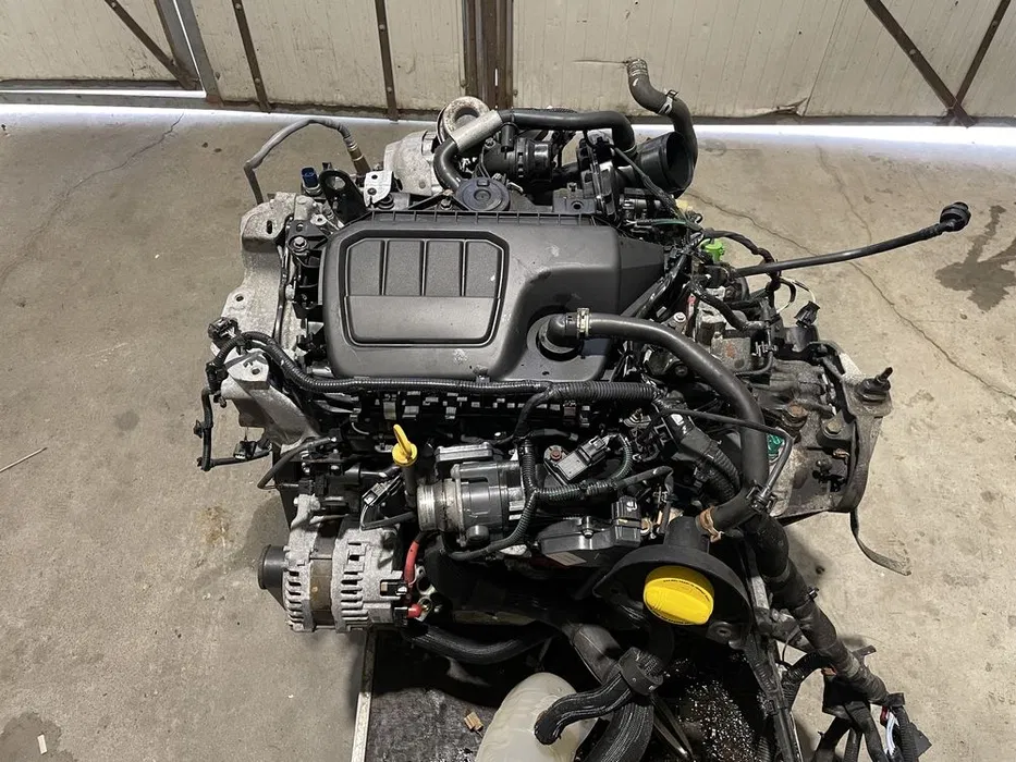 Dezmembrez Renault Motor R9M
