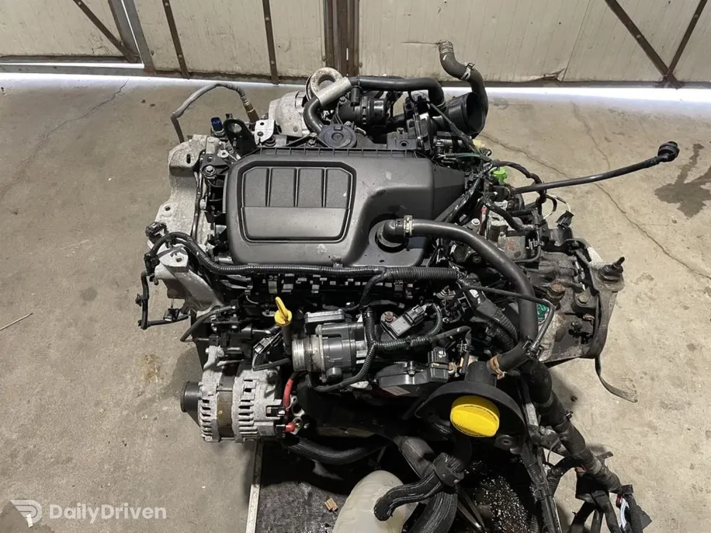 Dezmembrez Renault Motor R9M