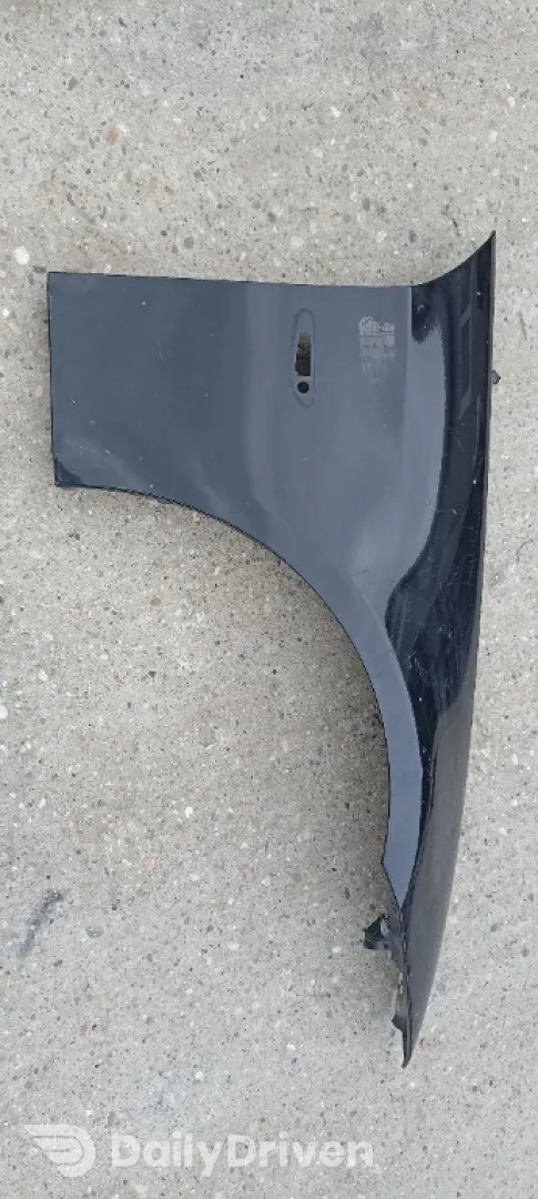 Aripa dreapta fata BMW Seria 3 E90 E91