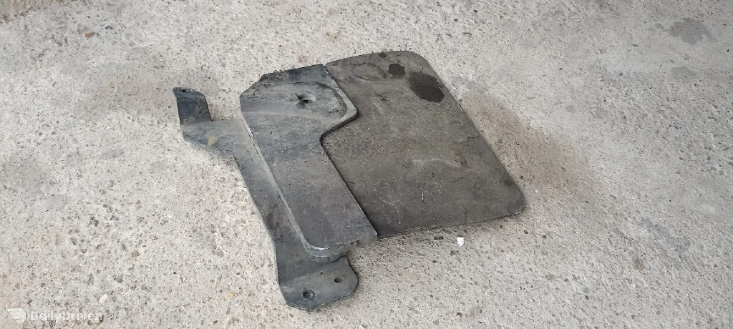 Pres baveta noroi stanga spate Iveco Daily 6, covoras Iveco Daily 6