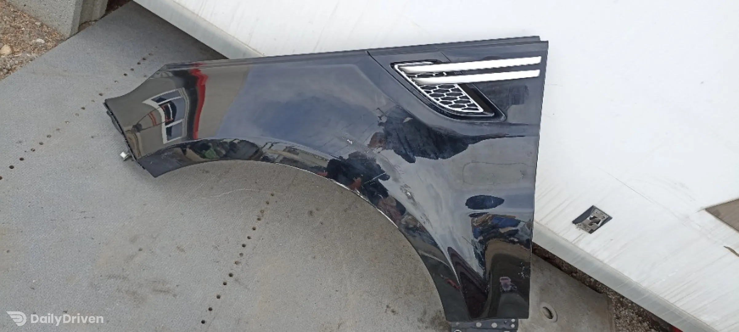 Aripa stanga fata Range Rover Sport 2016