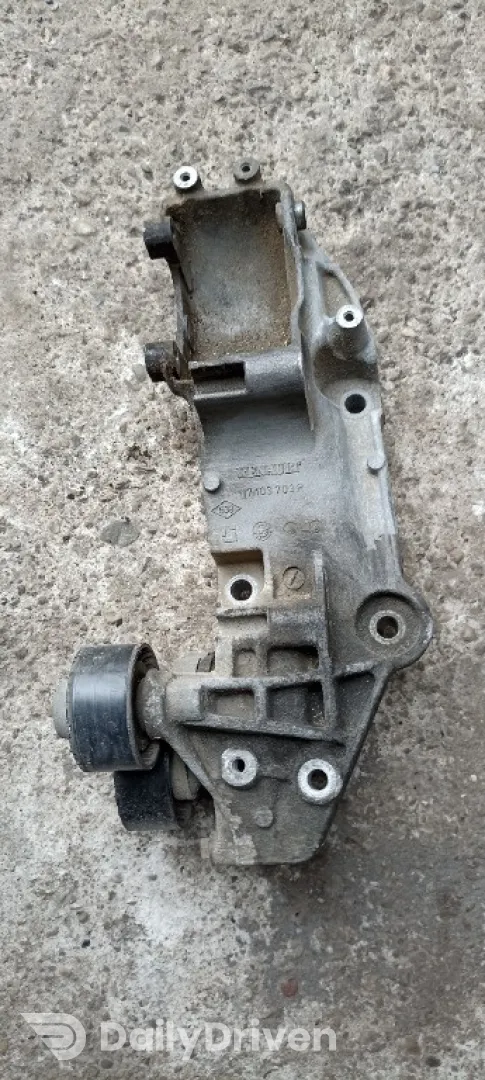 Suport accesorii Renault Master 3, accesoriu suport alternator 117103703R