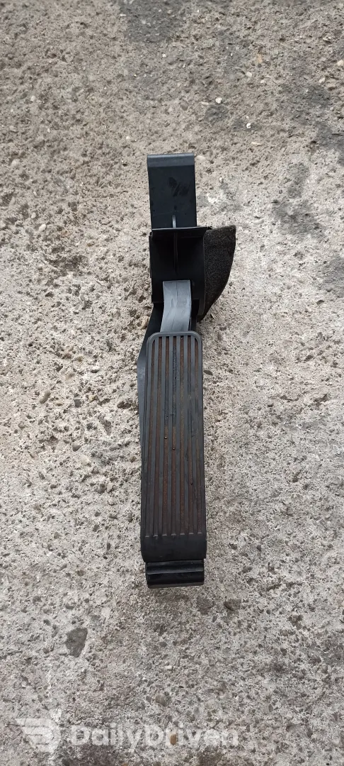 pedala acceleratie Mercedes C Class, W203, 2000-2007, A2033000104