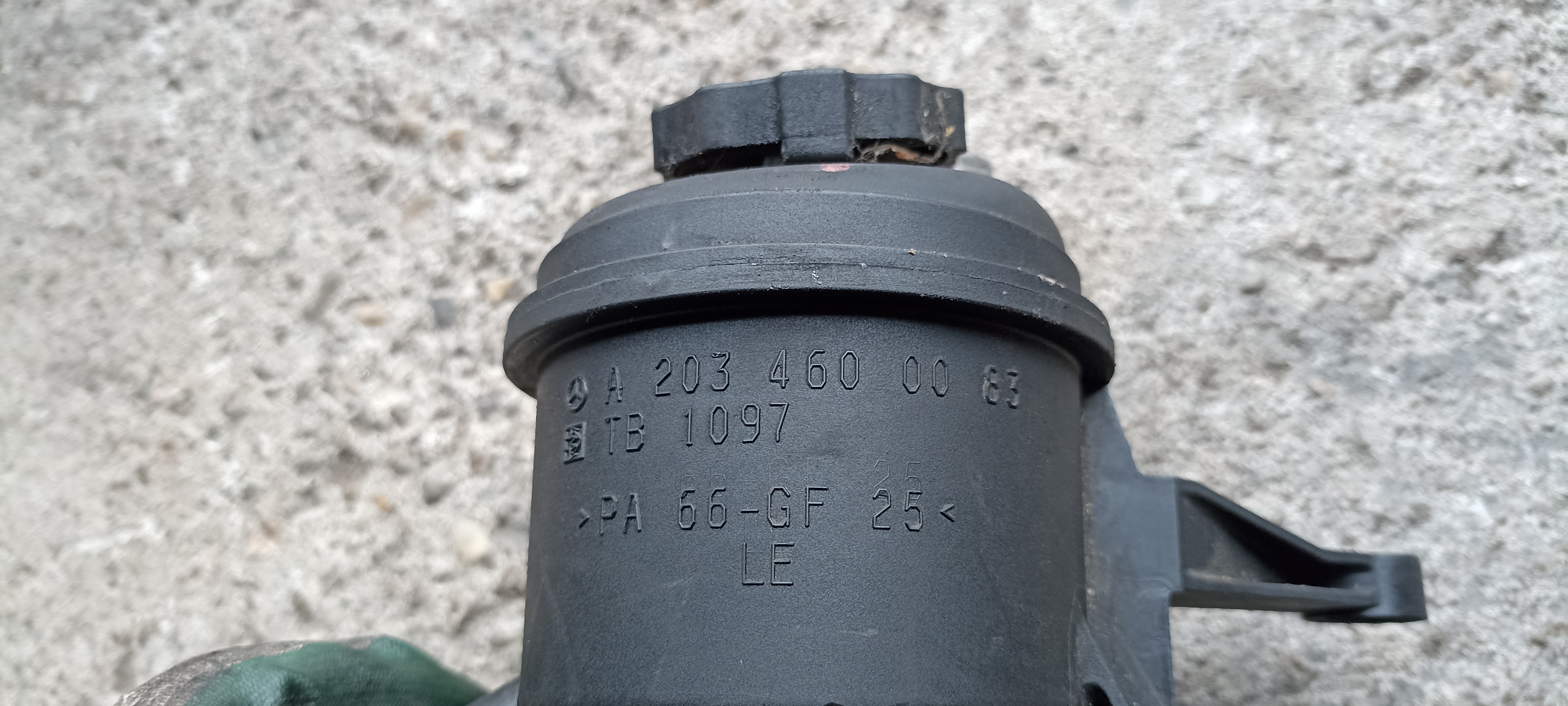 Vas ulei servo Mercedes C Class W203, A2034600083