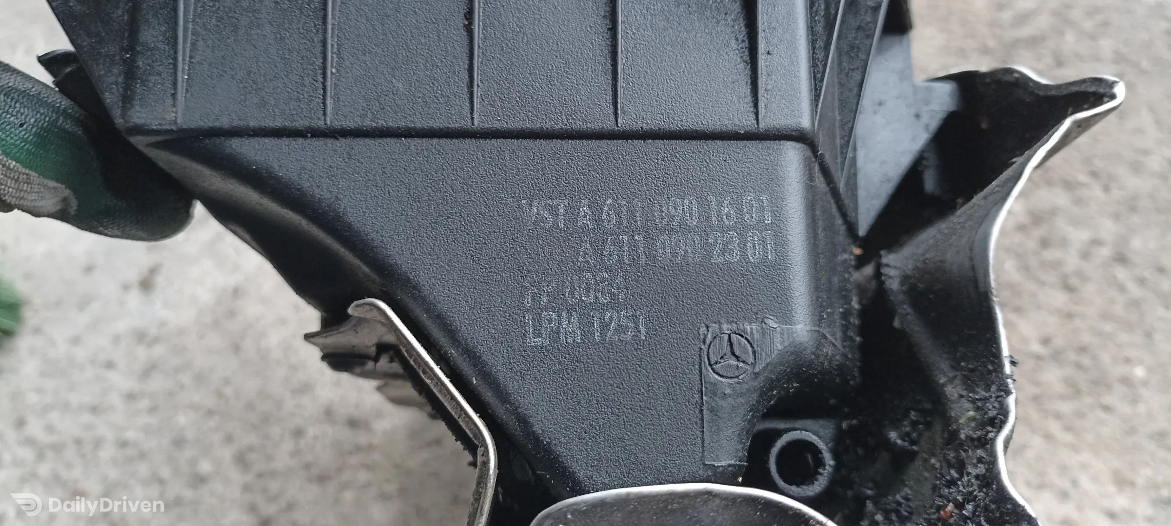 Carcasa filtru aer Mercedes C Class W203, A6110901601, A6110902301