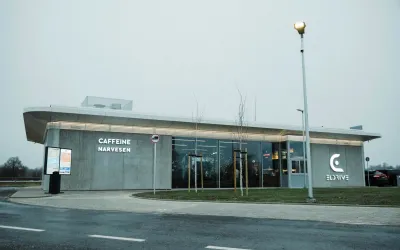 Eldrive a inaugurat primul parc de stații de încărcare pentru vehicule electrice din Lituania, situat în apropiere de Panevėžys.
