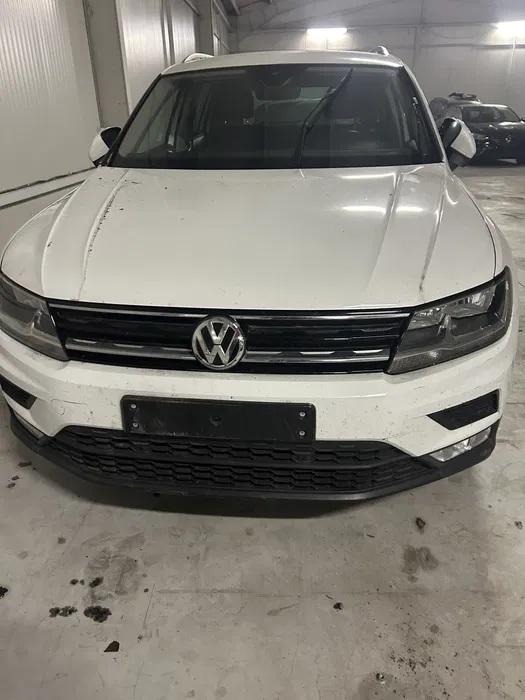 Față completă Volkswagen Tiguan 2017