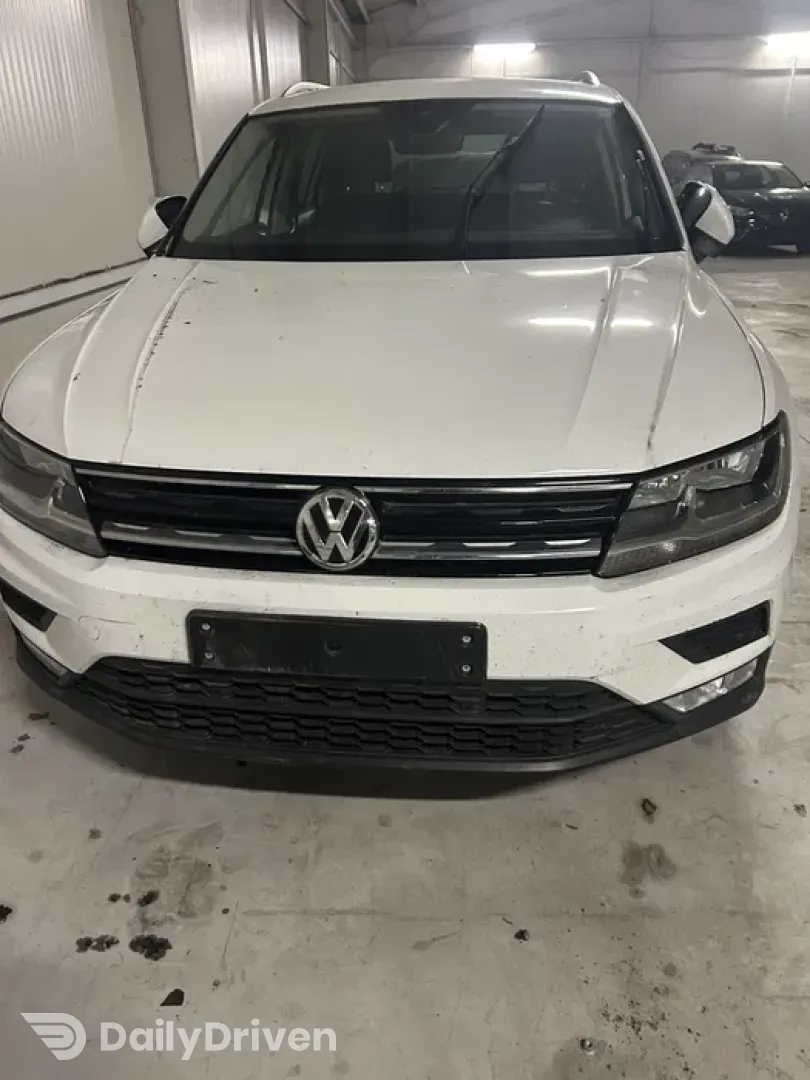 Față completă Volkswagen Tiguan 2017