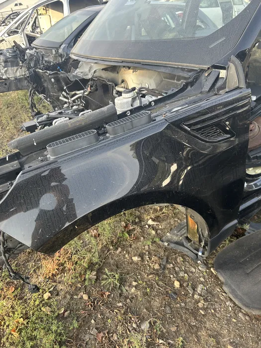 Aripă stânga față range Rover sport 2016