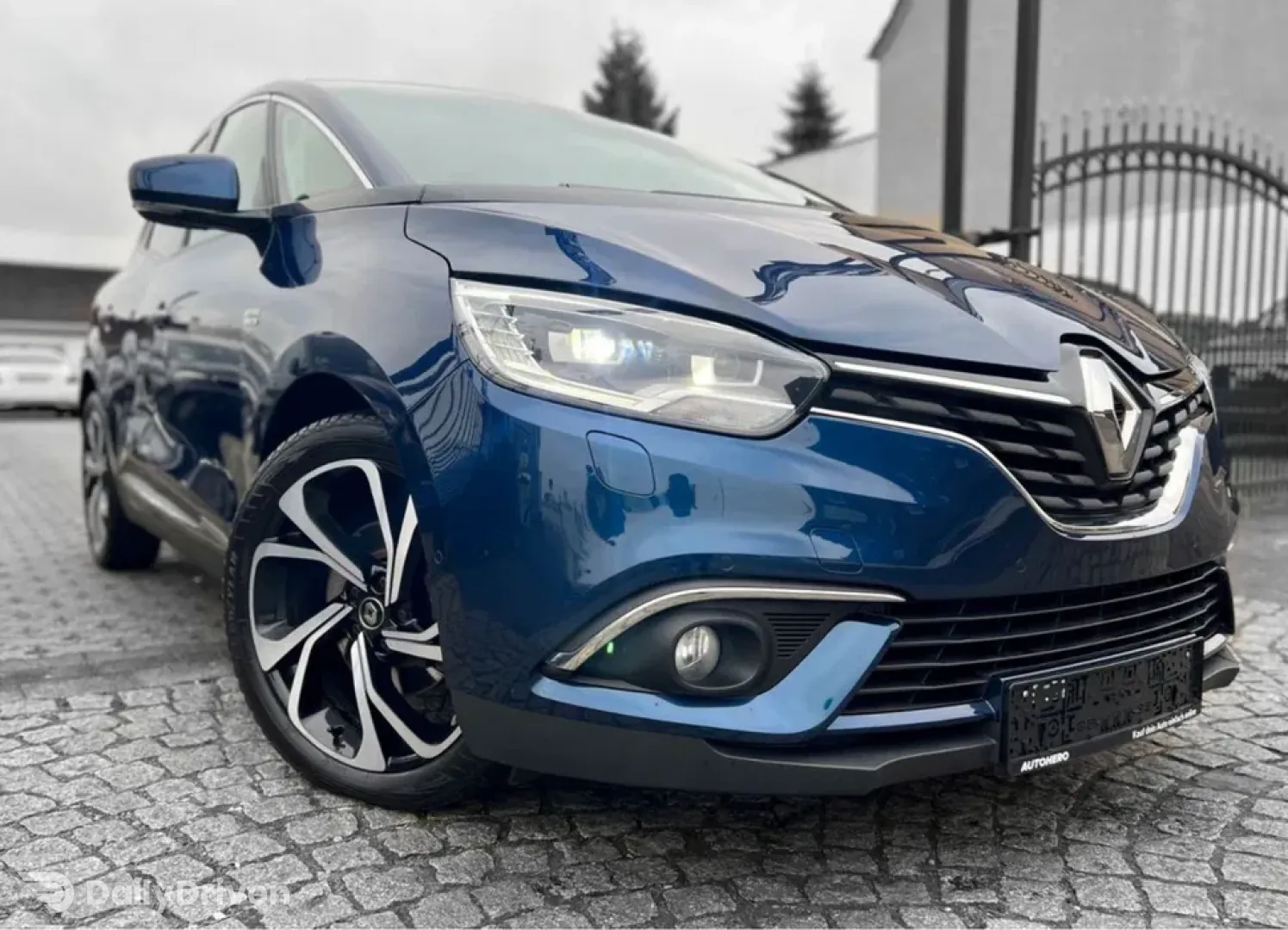 Dezmembrez renault scenic 4 led 2017