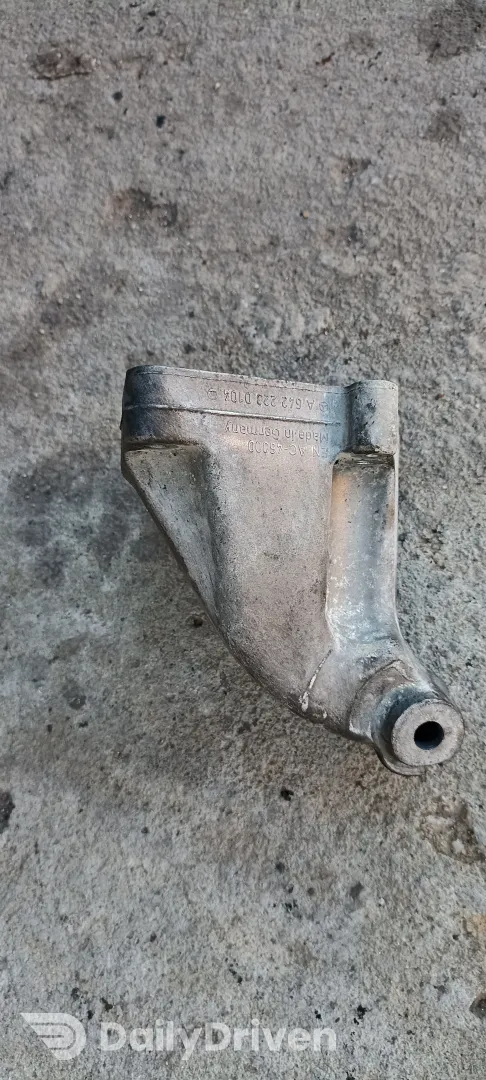 Suport motor dreapta Mercedes E-Class W211, A6422230104