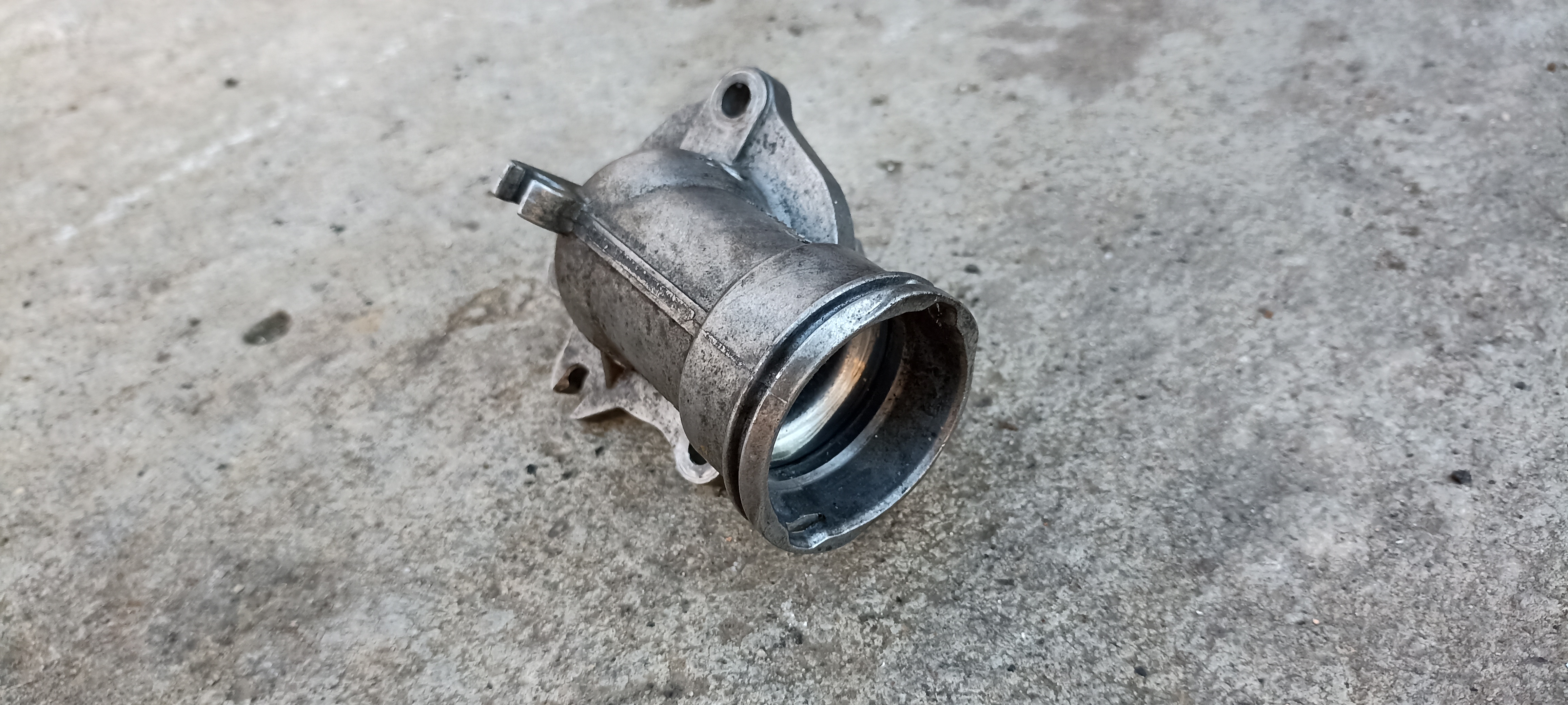 Carcasa termostat Mercedes Sprinter, 3.0cdi, A6422000215