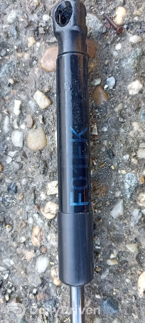 Amortizoare capota BMW Seria 7 F01 F02 F03 F04, 7185032