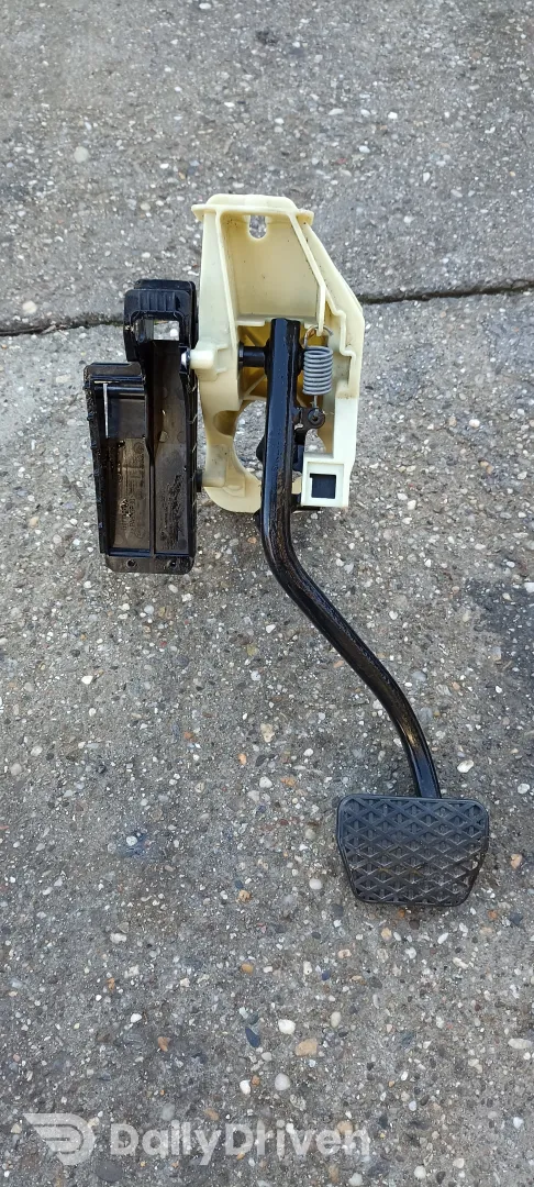 Pedala frana cutie automata BMW Seria 7 F01 F02 F04, pedala frana 6782665