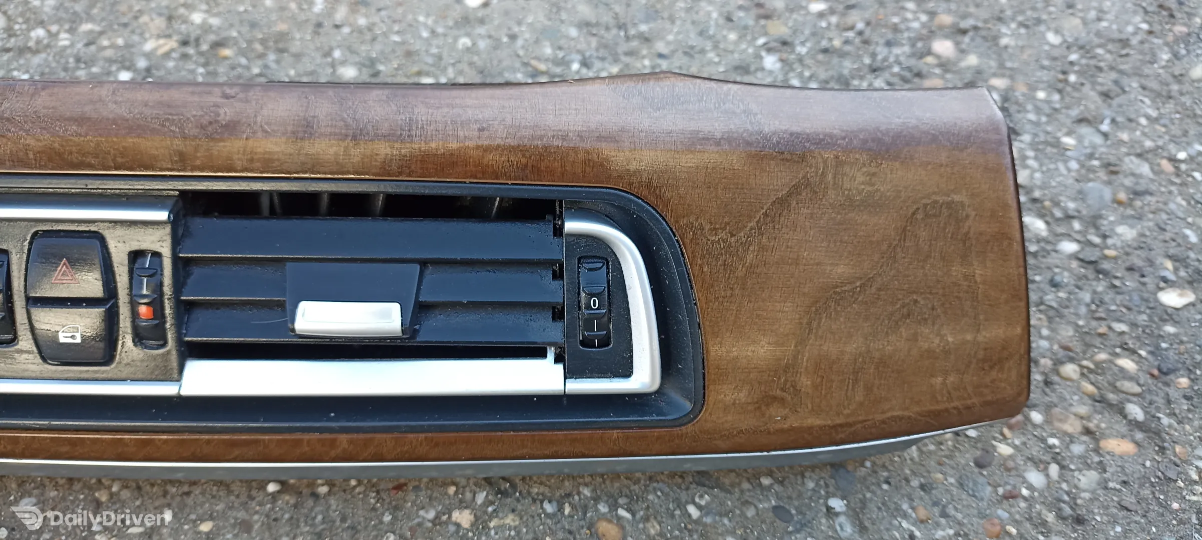 Trim interior central BMW Seria 7 F01 F02, grila ventilatie centrala 9192353