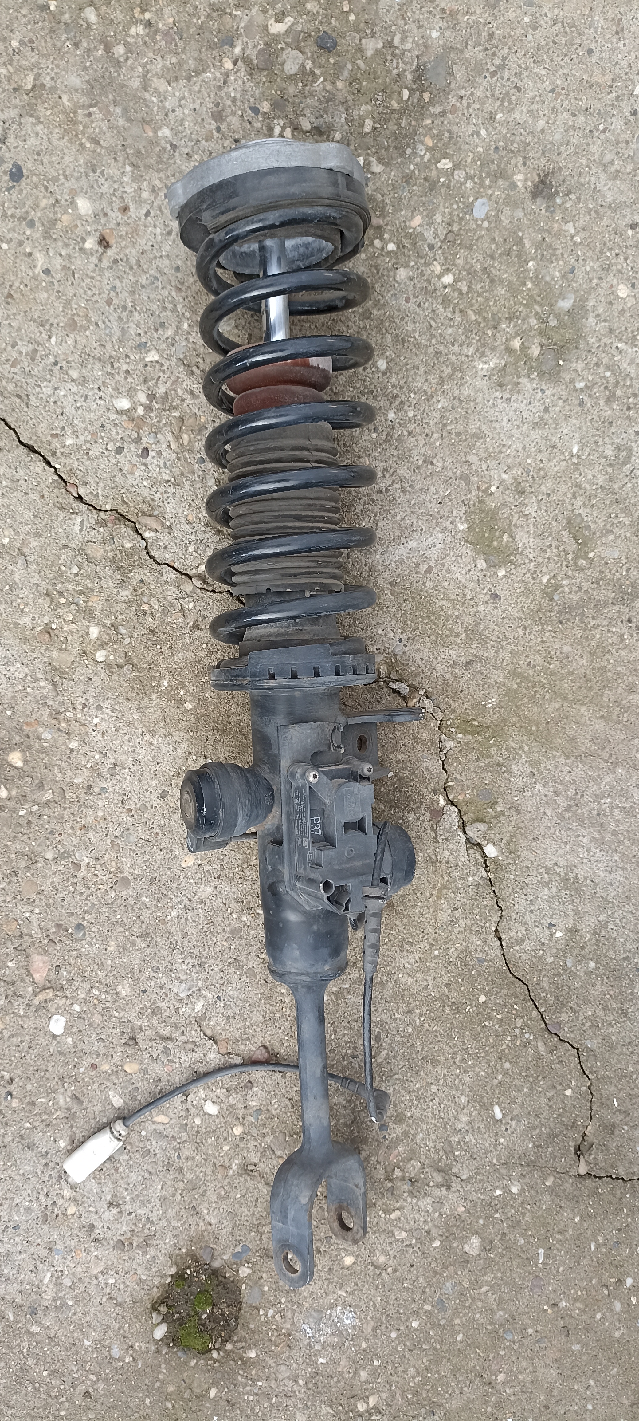 Amortizor dreapta fata BMW Seria 7 F01 LCI, F02 LCI, amortizor 6850222, 6863116