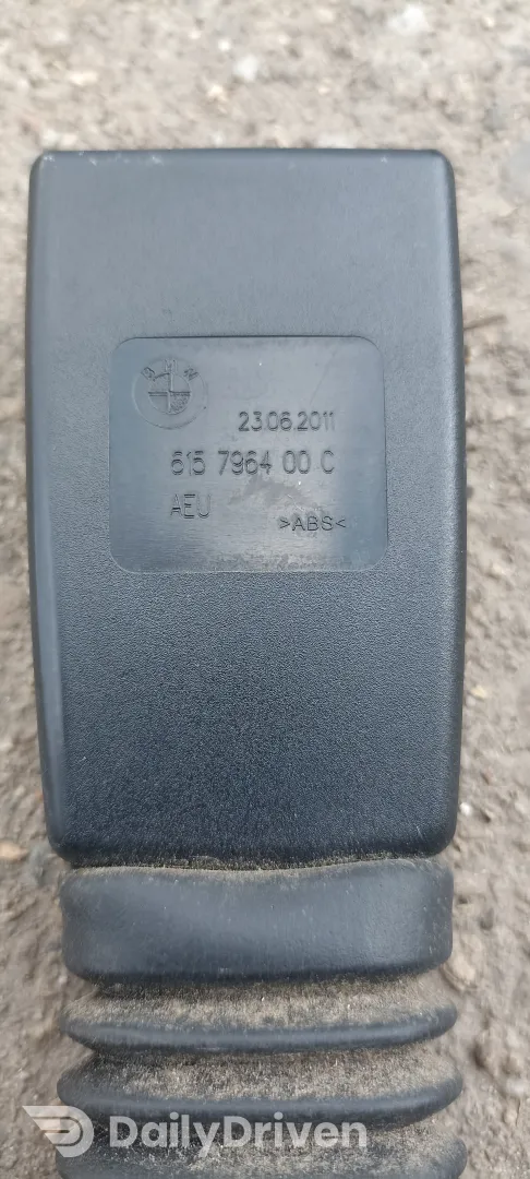 Pretensioner centura stanga fata BMW Seria 7 F01 F02 F03 F04, 9115305