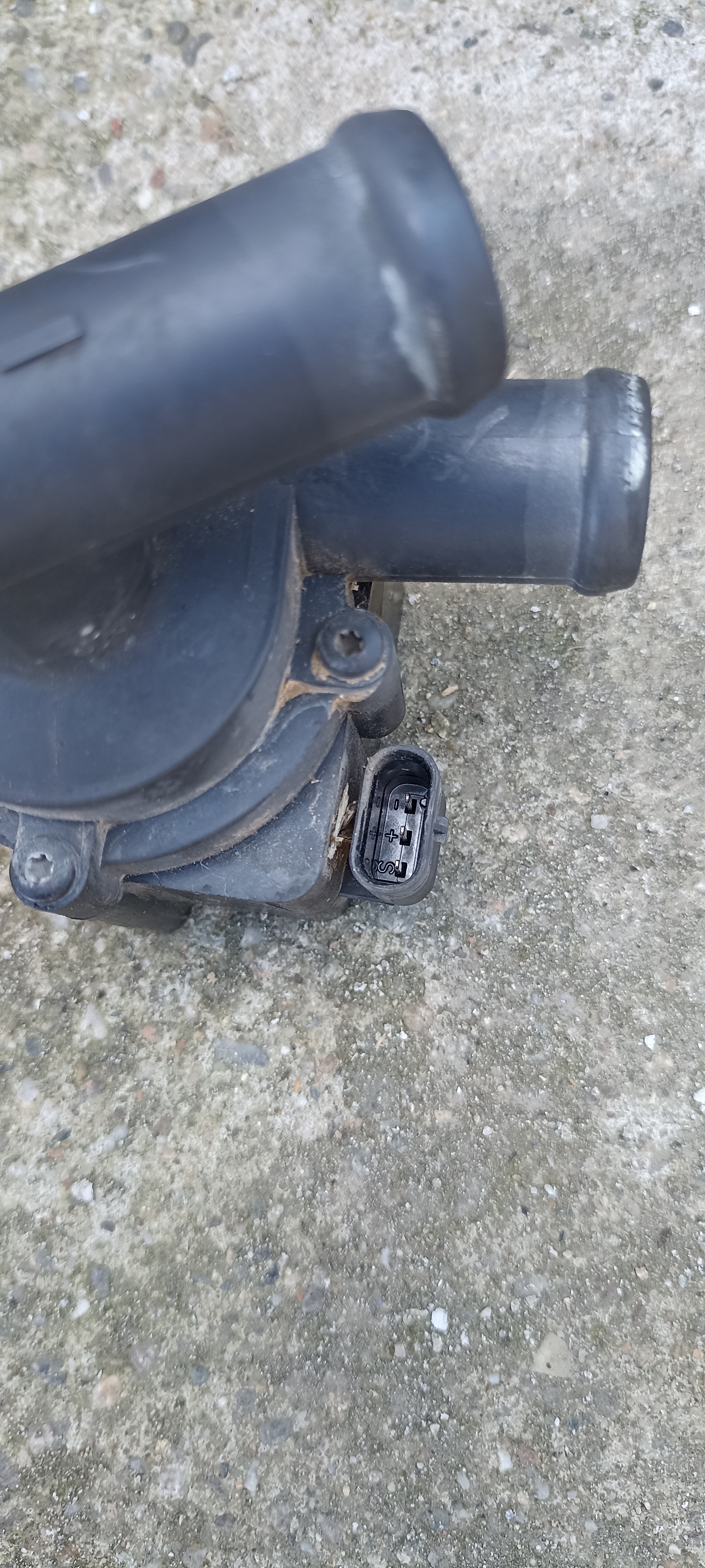 Pompa recirculare apa BMW Seria 7 F01 LCI F02 LCI, 9230234, 8511748