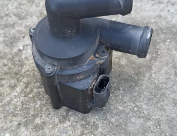 Pompa recirculare apa BMW Seria 7 F01 LCI F02 LCI, 9230234, 8511748