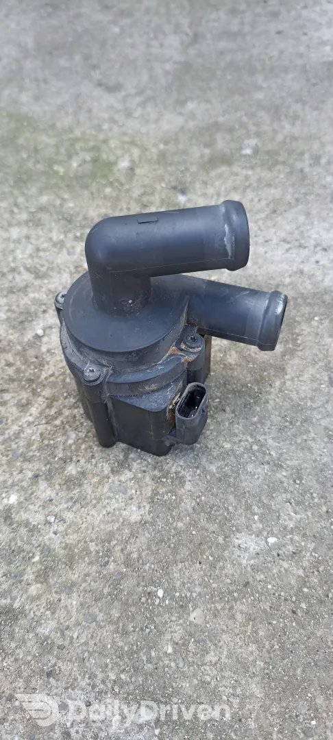 Pompa recirculare apa BMW X6 F16, 9230234, 8511748