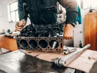 Chiulasă sau chiuloasă: care este forma corectă în limba română