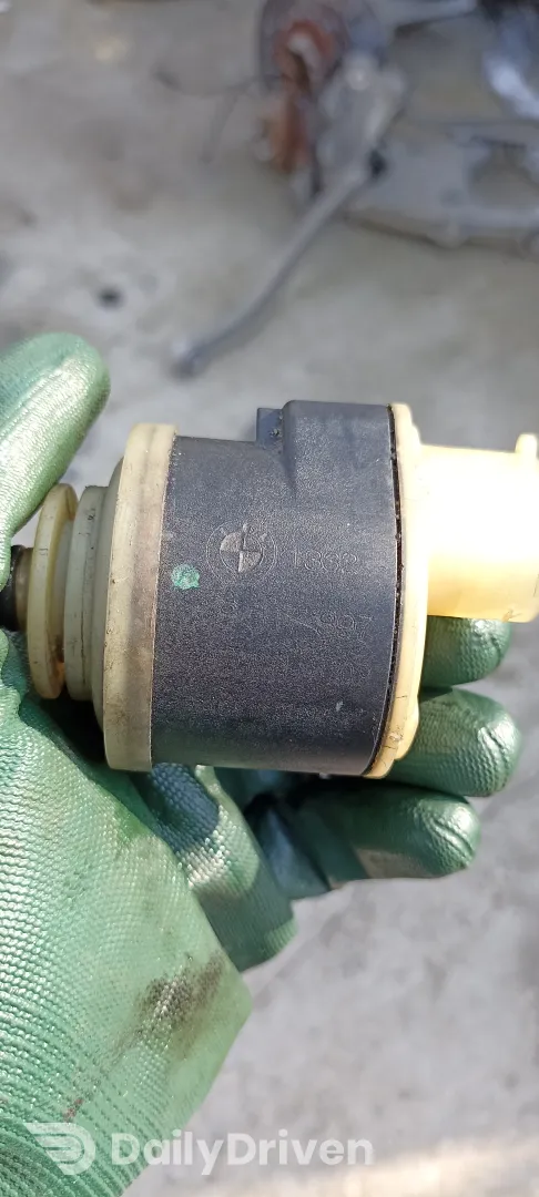 Preincalzitor filtru motorina BMW Seria 1 E81 E82 E87 E88, 8572515