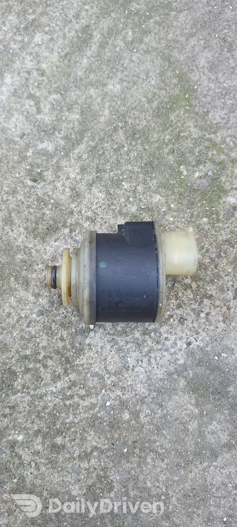 Preincalzitor filtru combustibil BMW X5 E70, 8572515