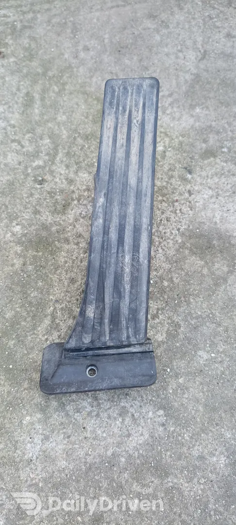 Pedala acceleraatie BMW Seria 5 F10 F11, 6858575