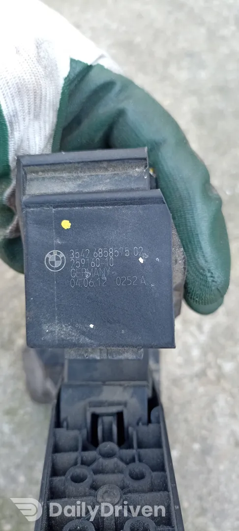 Pedala acceleraatie BMW Seria 5 F10 F11, 6858575