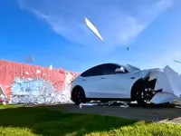 Testul Controversat al Autopilotului Tesla: Mașina a intrat într-un Zid fals!