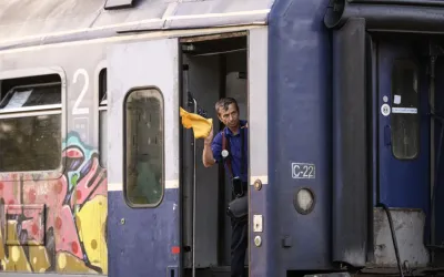 Scandal la CFR Călători: 21 de Controlori de Tren, Puși sub Control Judiciar pentru Luare de Mită