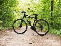 Full suspension sau full electric? Sezonul cald începe pe două roți!