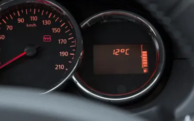 „Zig-zag” műszerfali jelzőfény (sárga/narancssárga téglalap) – jelentés és megoldás