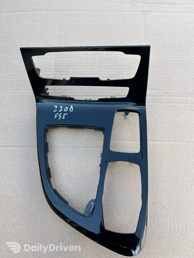 Trim consola centrala schimbator viteze manual BMW Seria 2 F45 F46, 9287611