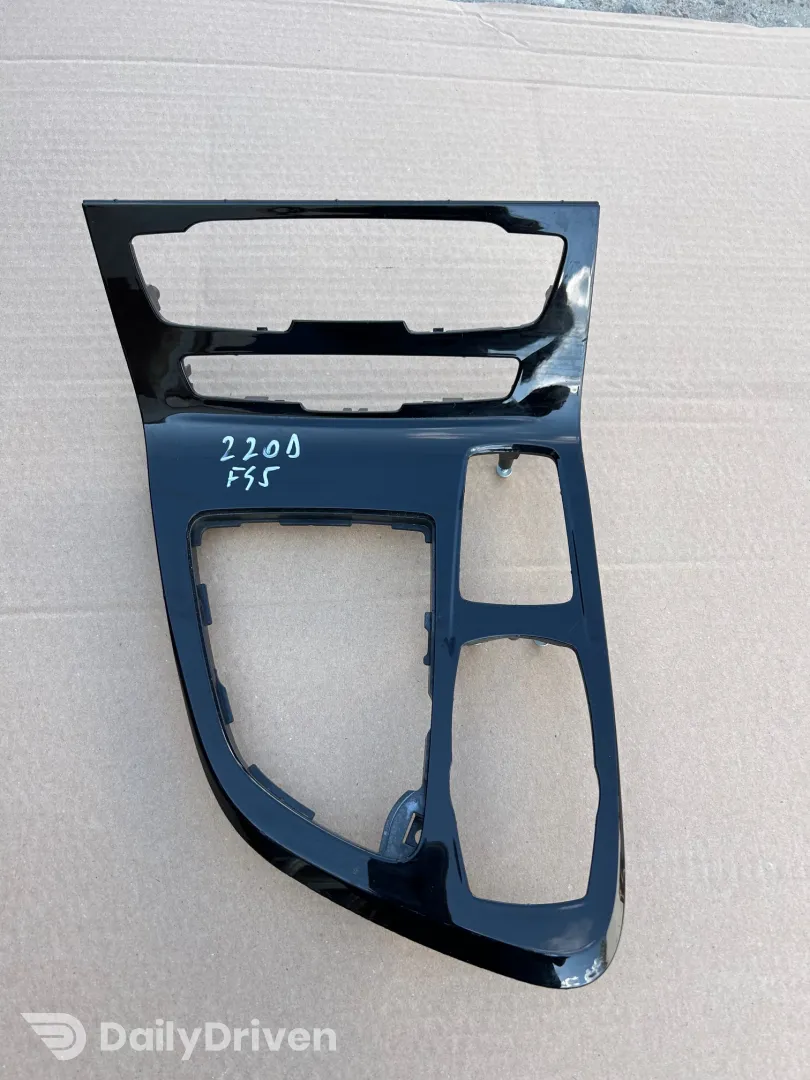 Trim consola centrala schimbator viteze manual BMW Seria 2 F45 F46, 9287611