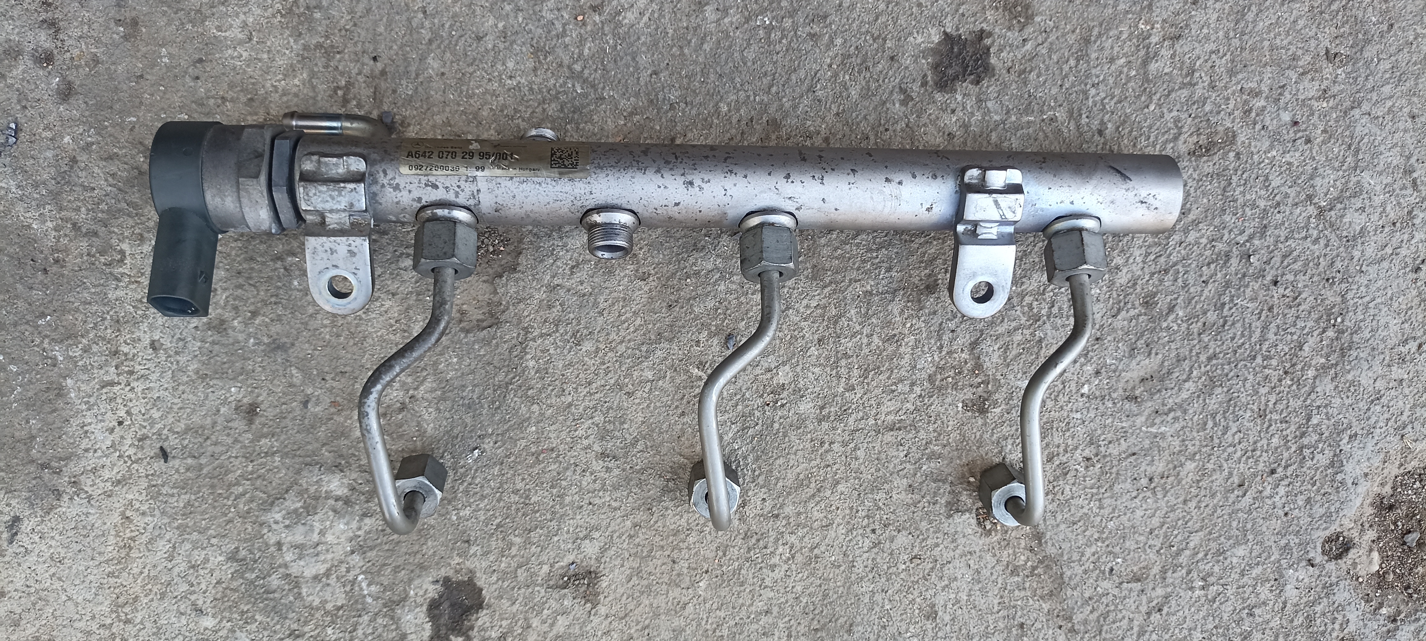 Rampa injectoare Mercedes G-Class W463, A6420702995