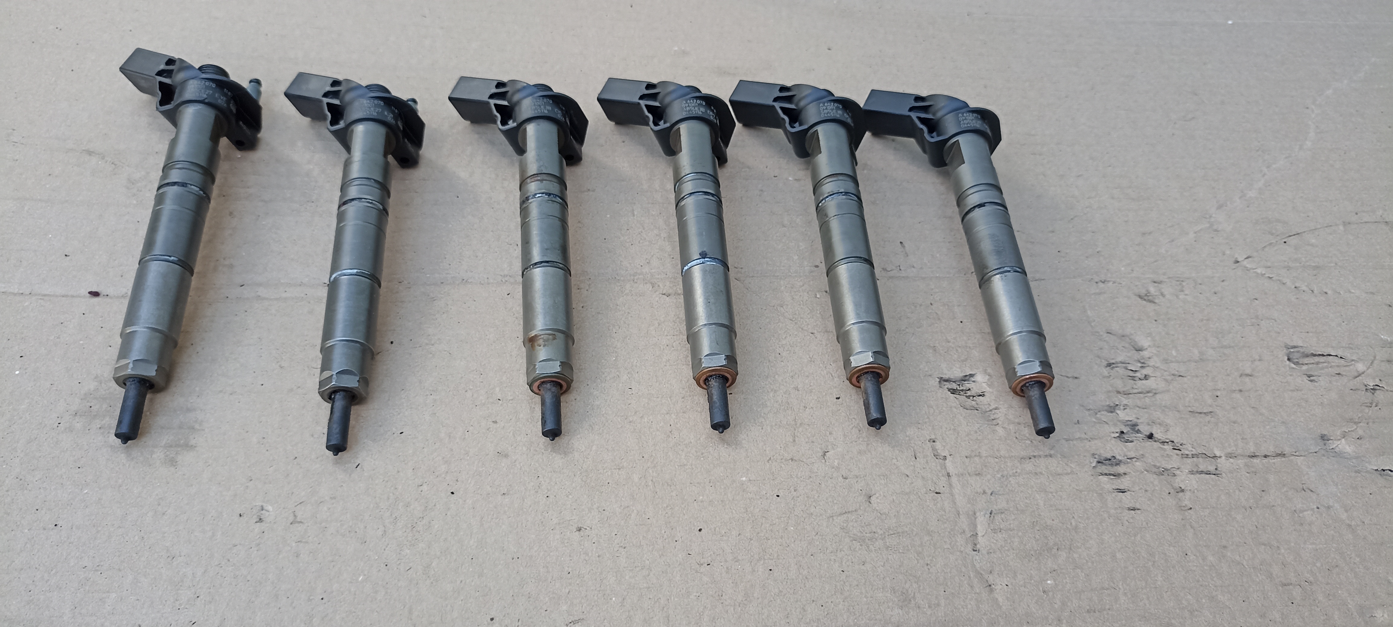 Set injectoare Mercedes C-Class W204, 3.0cdi, injector A642070091001, 0445116026