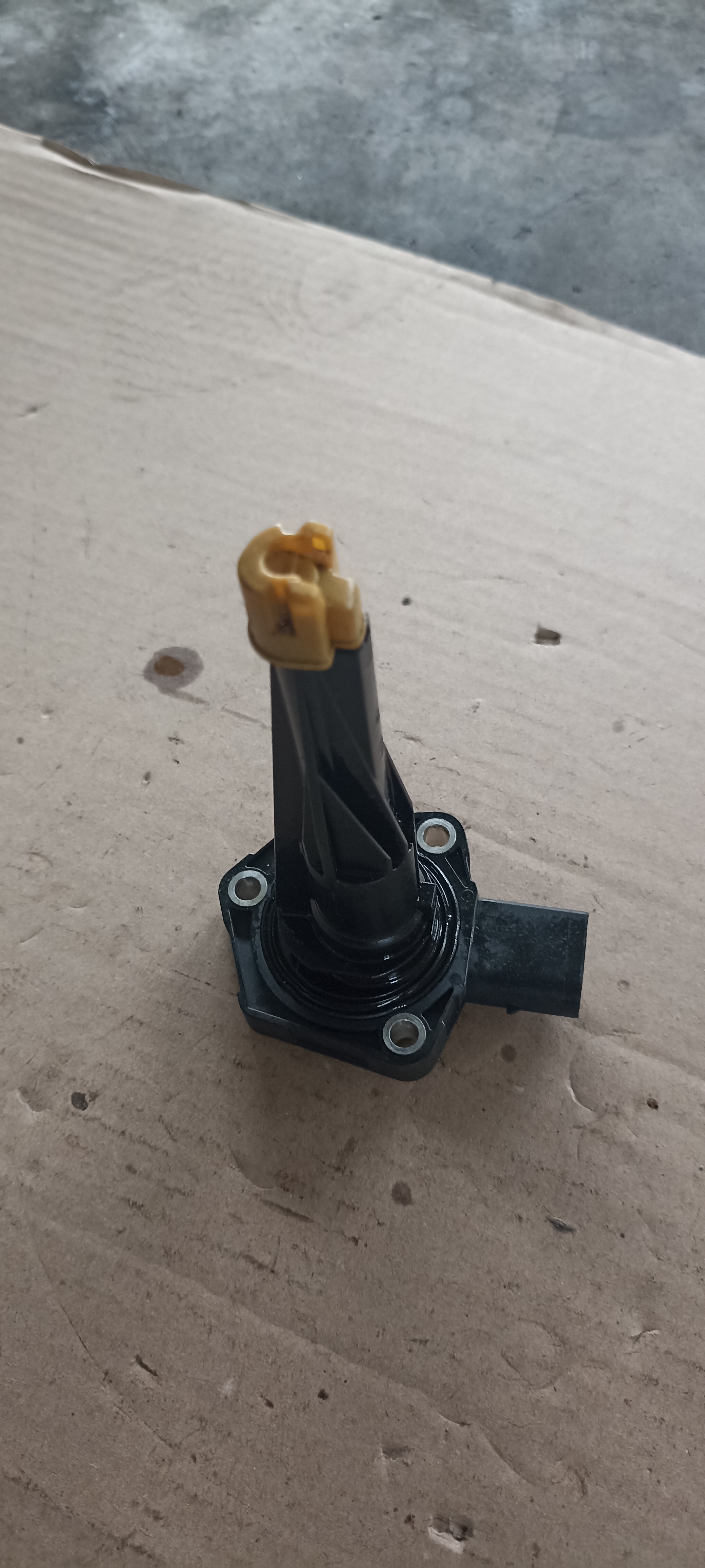 senzor nivel ulei Mercedes C Class, W205, 4.0 benzina, C63 AMG, V8, A1779050200