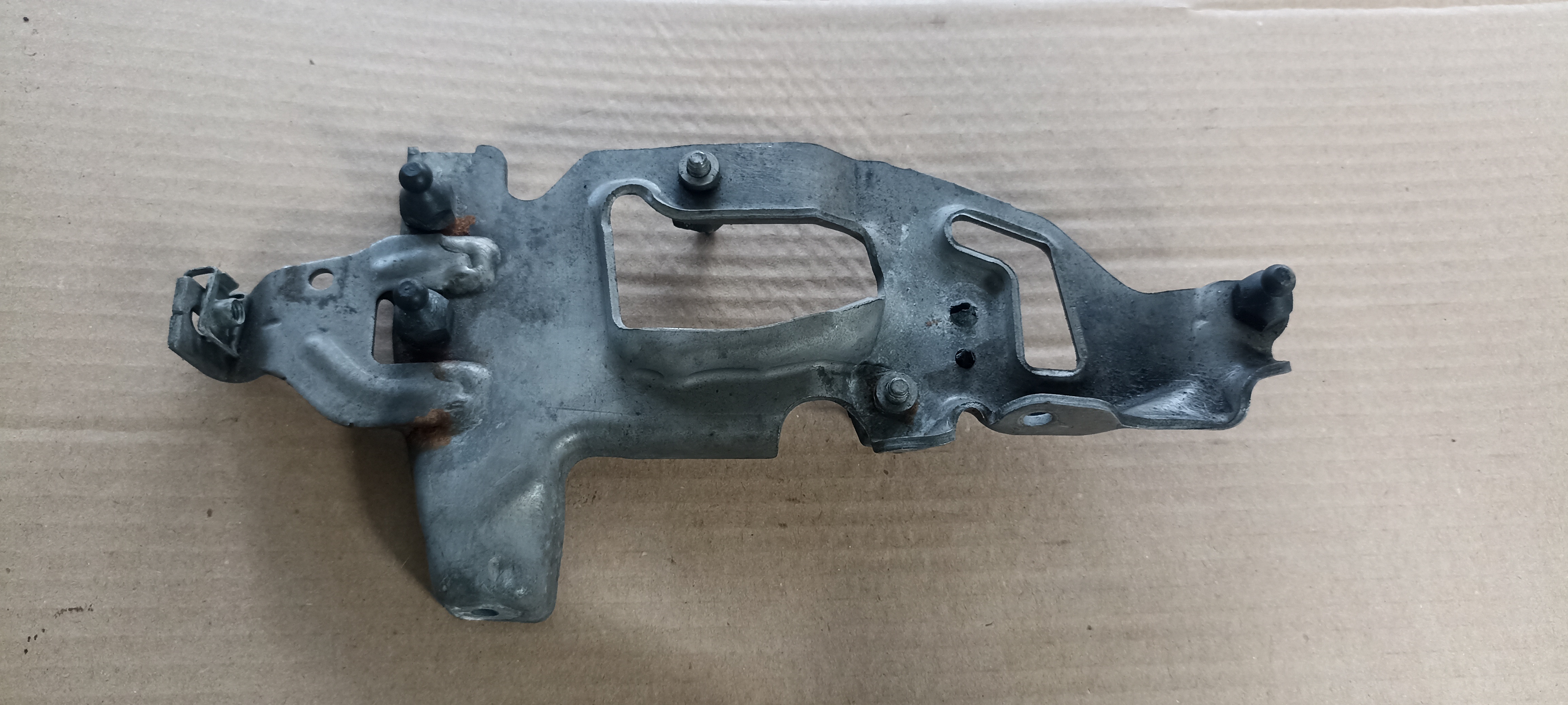 Suport carcasa Mercedes E-Class W213, 4.0 V8, A1770902641