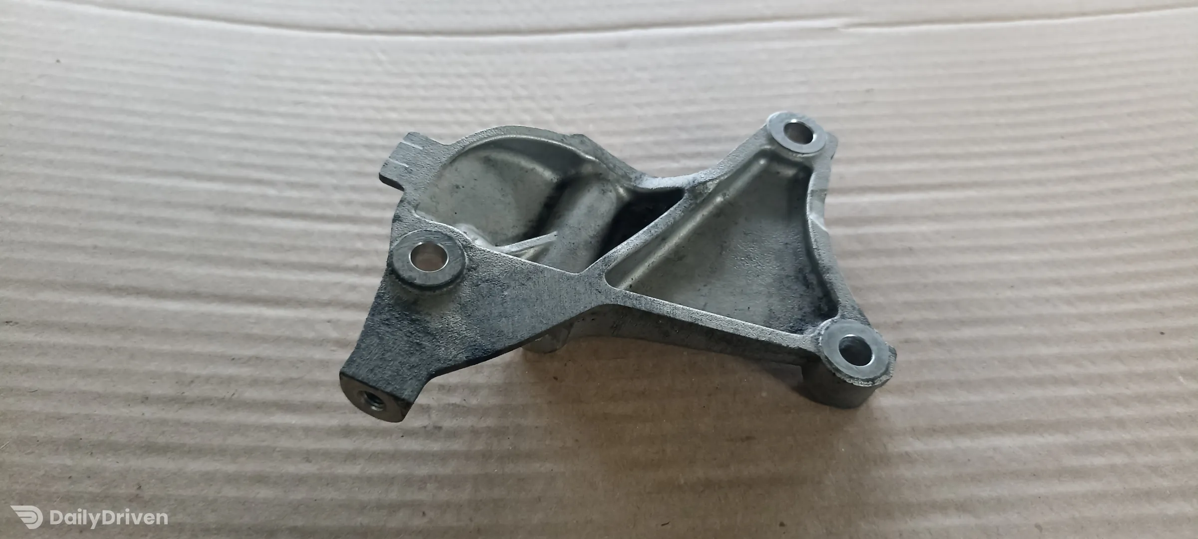 Suport alternator Mercedes C-Class W205, 4.0 V8, A1771550127