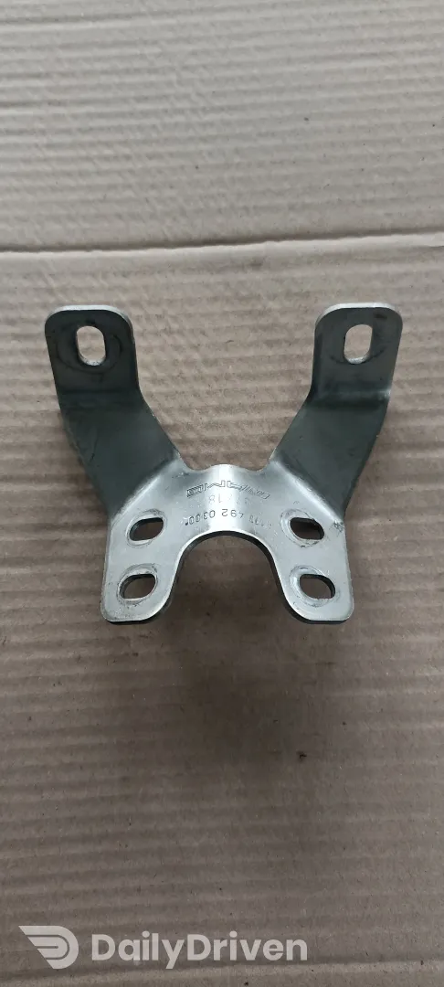 Suport evacuare Mercedes 4.0 V8 benzina, A1774920300