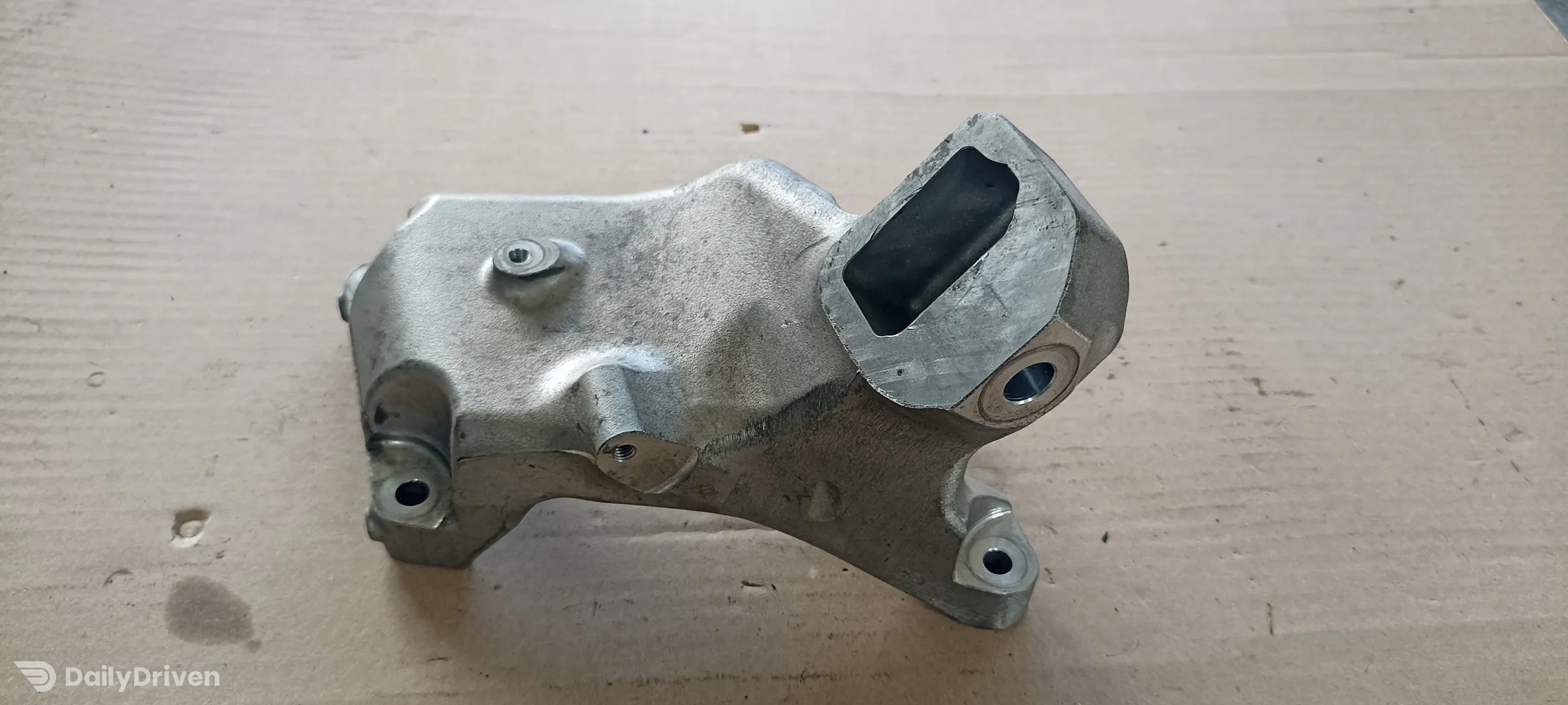 Suport motor stanga Mercedes C63 AMG, 4.0 benzina, A1772230104