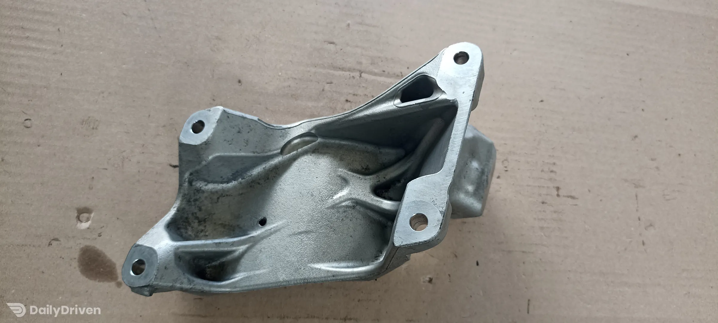 Suport motor stanga Mercedes C63 AMG, 4.0 benzina, A1772230104