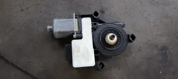 Motoras macara usa dreapta spate Seat Leon, 5Q0959812A